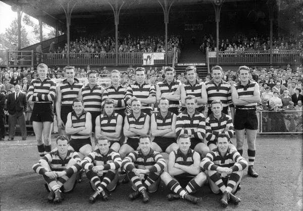 Geelong team Round Eighteen 1959 versus Collingwood at Kardinia Park.